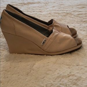 Toms Open Toe Wedges